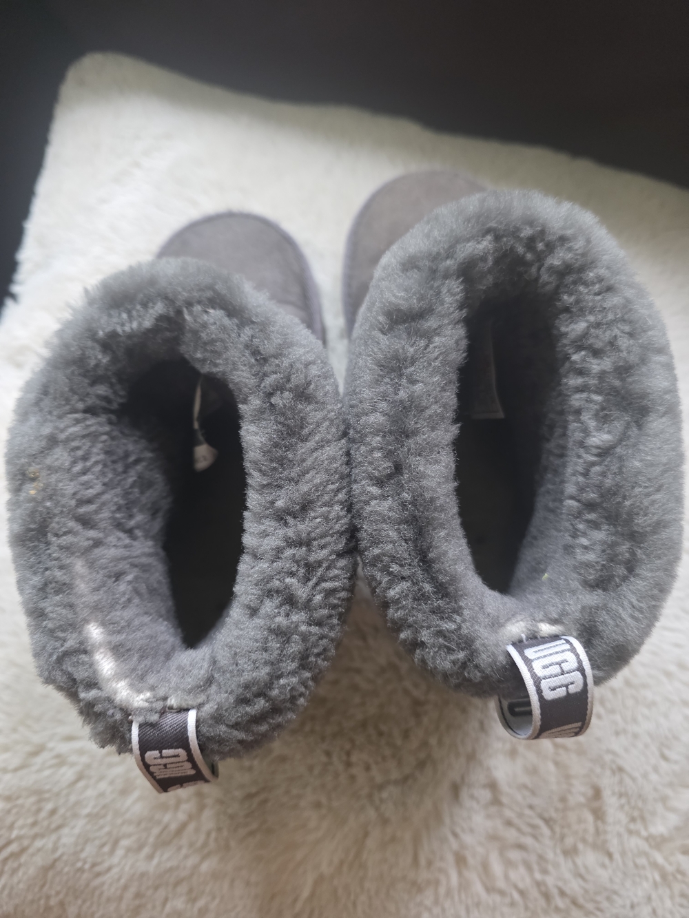 UGG Classic Short Shearling Boot - Gray